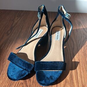 Blue velvet Steve Madden heels